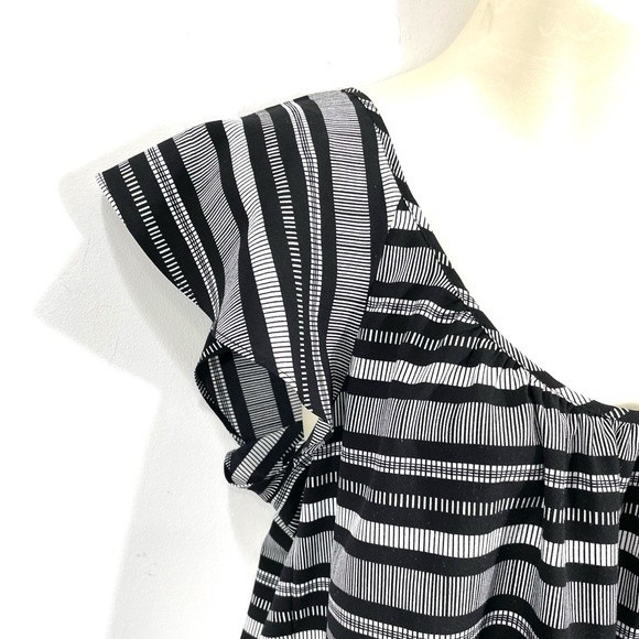 Banana Republic Striped Flutter Sleeve Sleeveless Blouse Black & White - Picture 3 of 10
